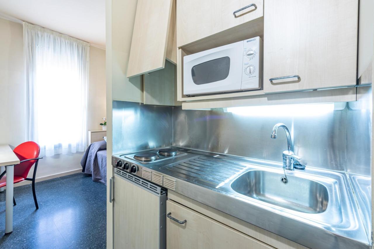 Residencia Universitaria Resa Giner De Los Rios Алькала-де-Энарес Экстерьер фото