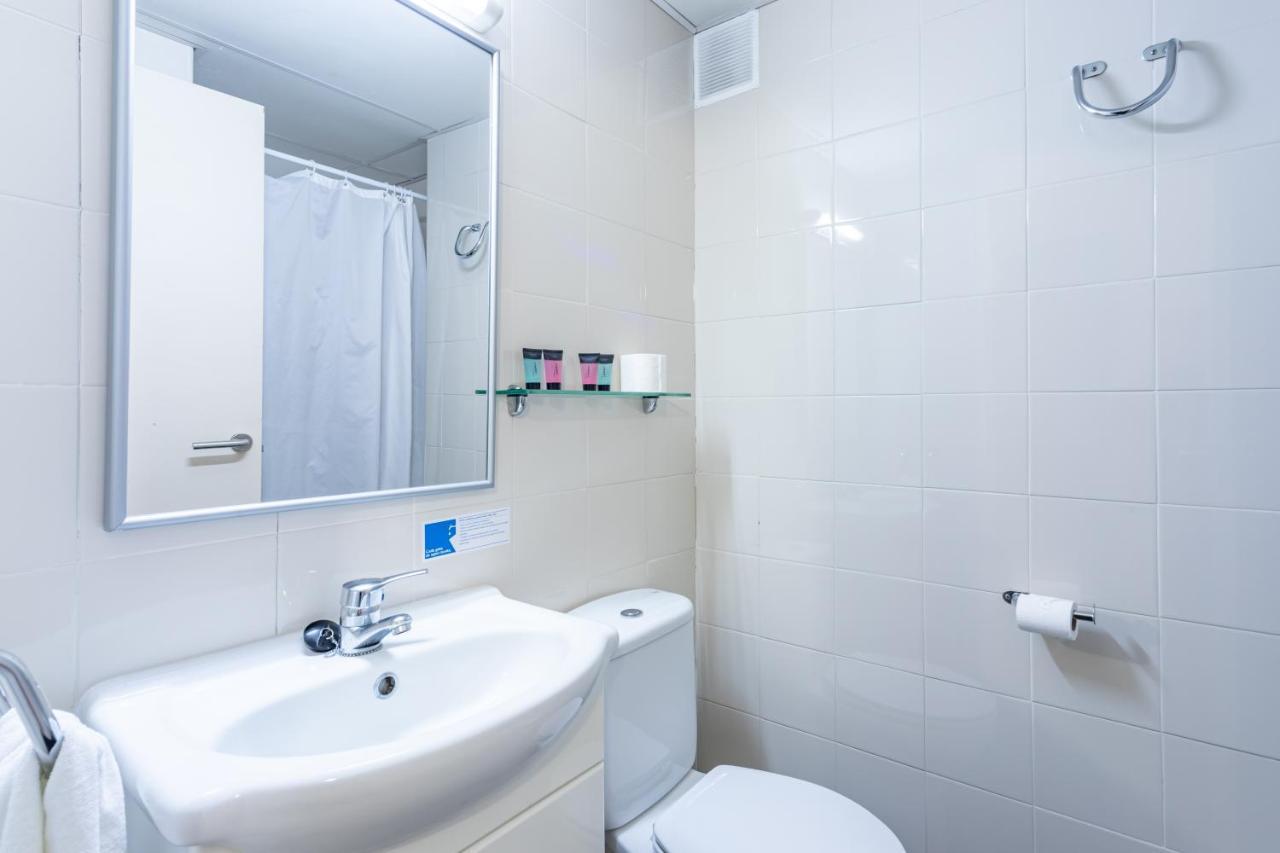 Residencia Universitaria Resa Giner De Los Rios Алькала-де-Энарес Экстерьер фото