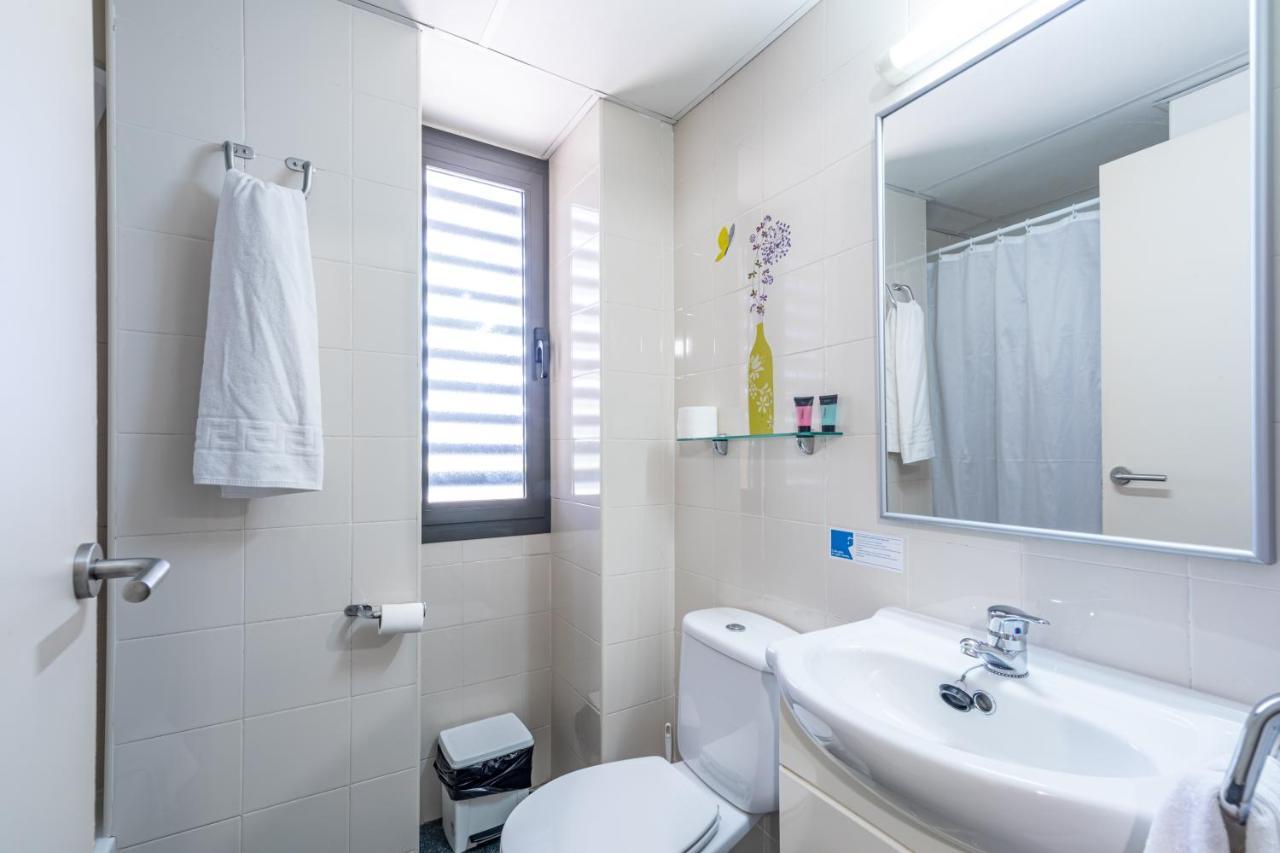 Residencia Universitaria Resa Giner De Los Rios Алькала-де-Энарес Экстерьер фото