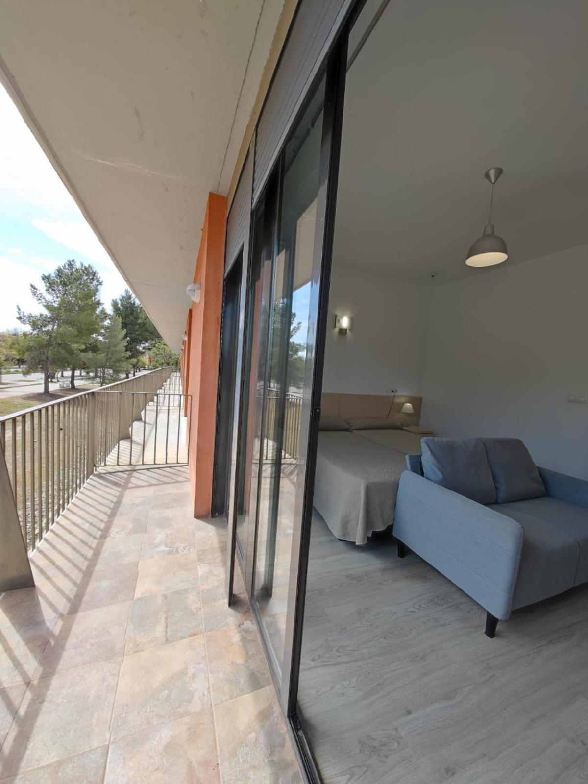 Residencia Universitaria Resa Giner De Los Rios Алькала-де-Энарес Экстерьер фото