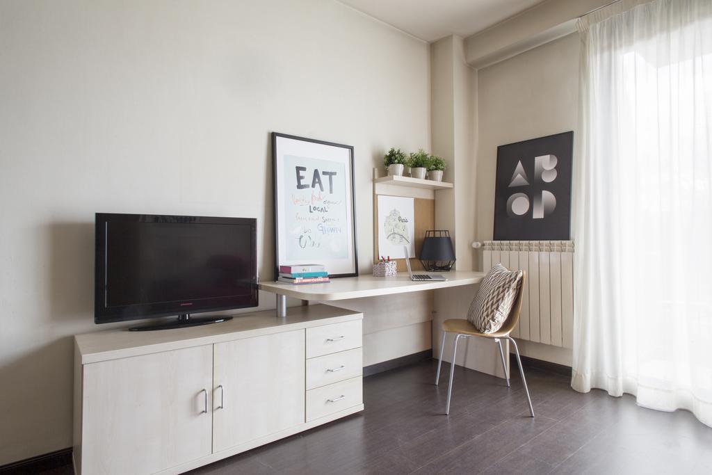 Residencia Universitaria Resa Giner De Los Rios Алькала-де-Энарес Экстерьер фото