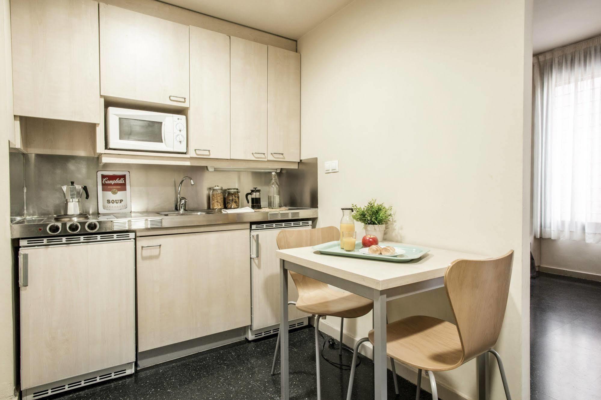 Residencia Universitaria Resa Giner De Los Rios Алькала-де-Энарес Экстерьер фото